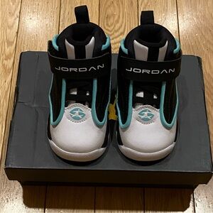 Jordan Pro Strong Black Tropical Twist Baby/Toddler 4C Nike New in Box